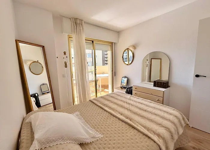 Blue Bay Sea Views Фуэнхирола